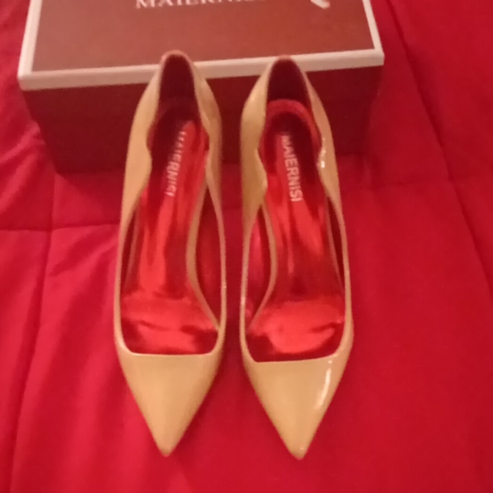 Patent Pointed-Toe Pumps in Beige -